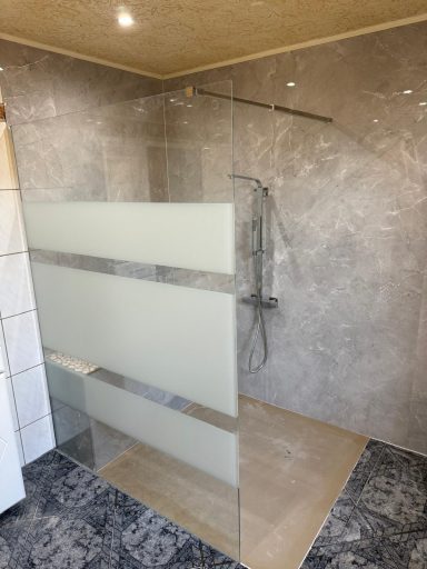 Breite Dusche , Barrierefreiheit
