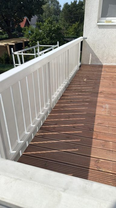 Balkon angebaut